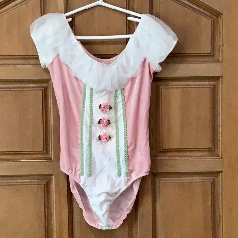 Child large leotard and skirt.